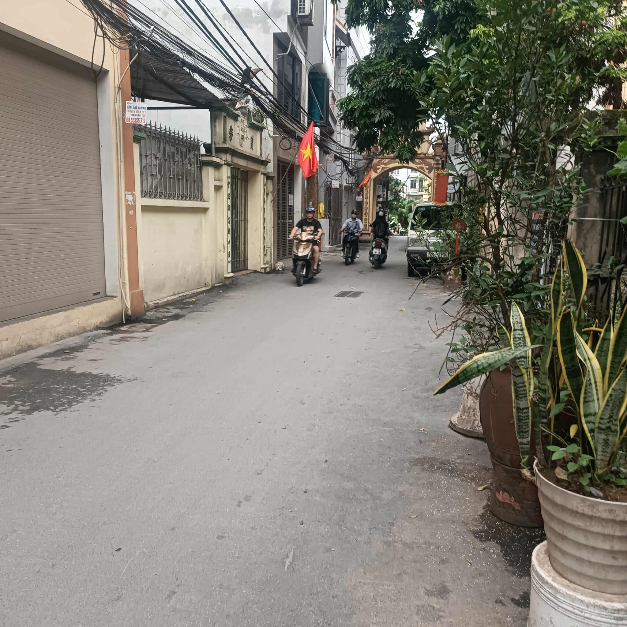 Đất phân lô Kim Giang. Chỉ 14.x tỷ, 80m², MT 4.6 m. Ngõ xe 7 chỗ tránh nhau. Cách đại học Thăng Long 2 phút chạy xe.