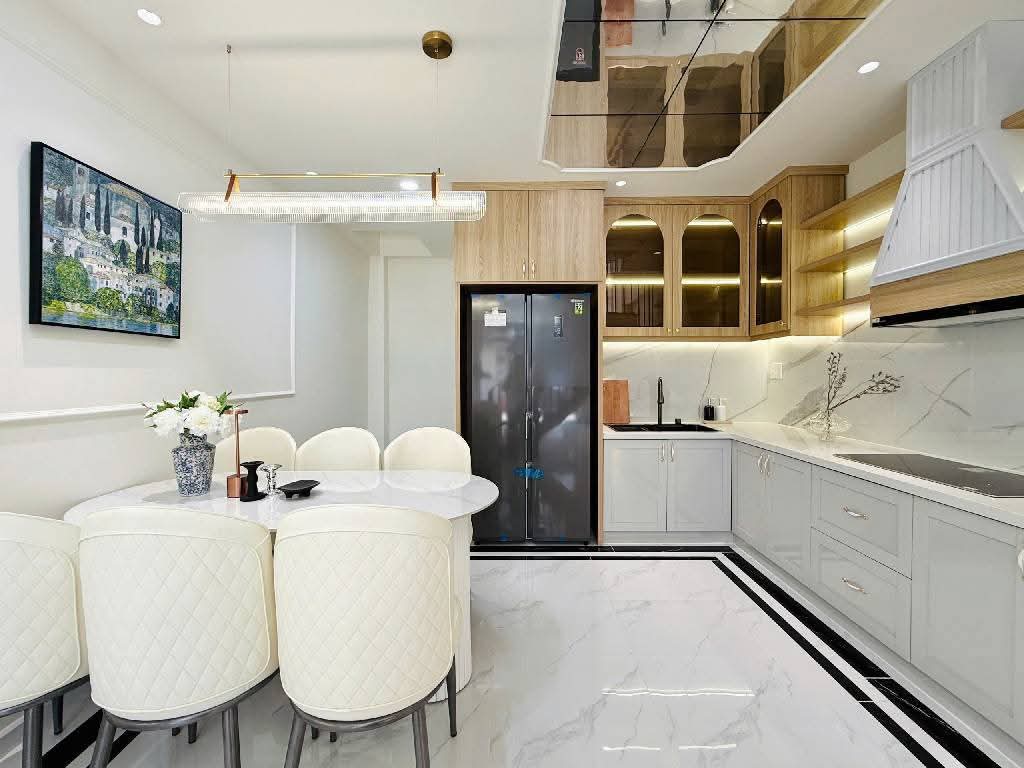 Chỉ 9.x Tỷ nhà 40m²x5 tầng, thang máy, ngõ 7m phân lô quân đội, Hoàng Mai giáp Thanh Xuân