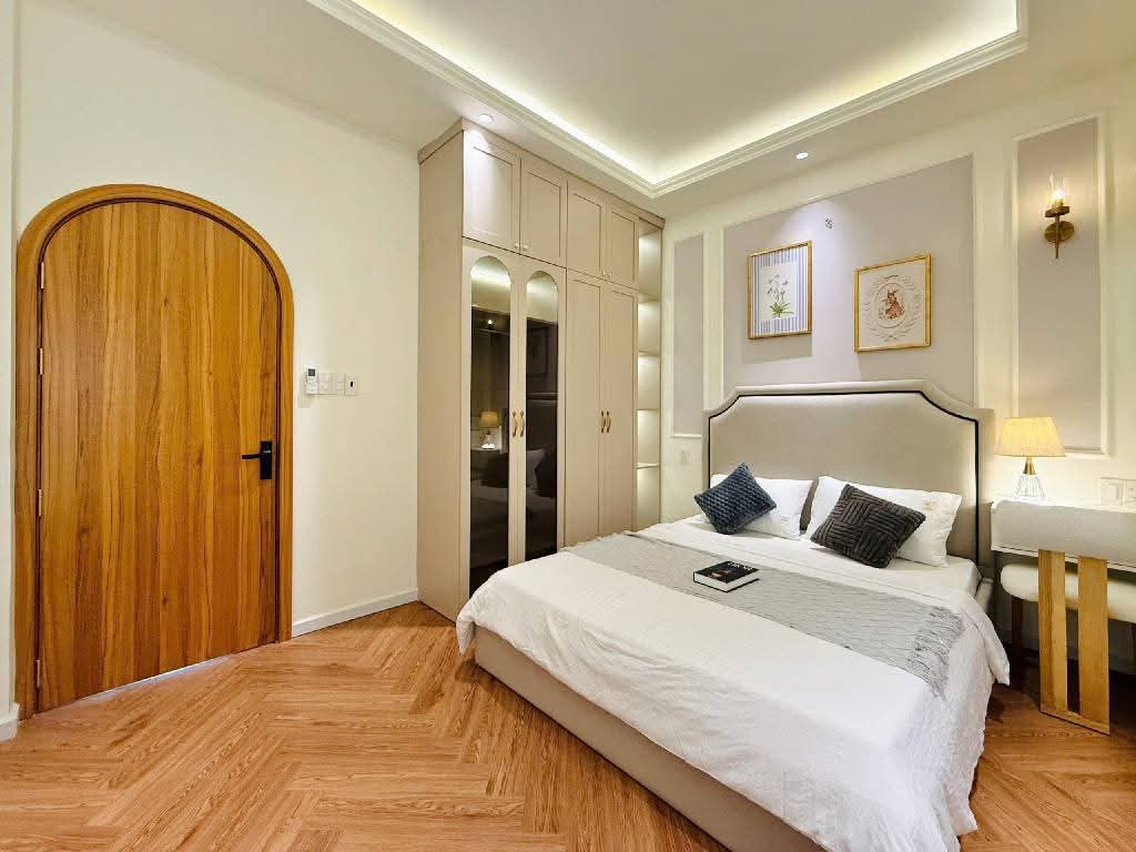 Chỉ 9.x Tỷ nhà 40m²x5 tầng, thang máy, ngõ 7m phân lô quân đội, Hoàng Mai giáp Thanh Xuân