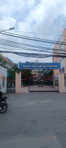 Nhà Hoàng Mai 40m2, 5 tầng, 10.X tỷ, đi Ngã Tư Sở 15 phút.