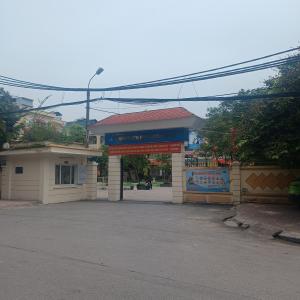 Mặt phố Kim Giang gần cầu Kim Giang, 45m2 x5 tầng , vỉa hè 8m siêu thoáng, giá 18.x tỷ