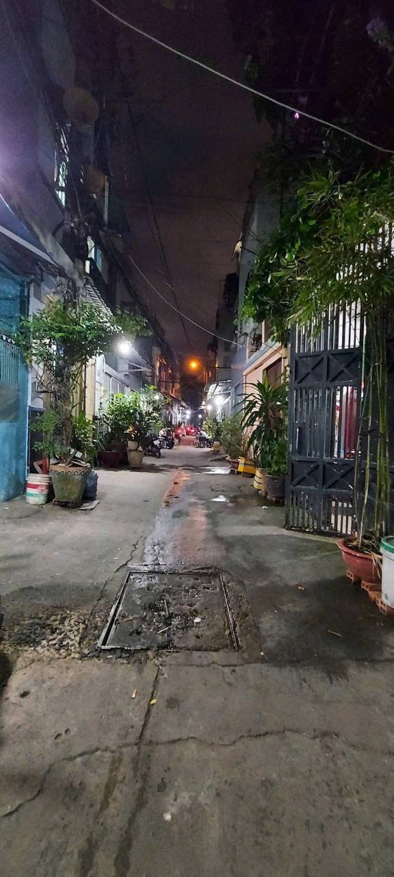 BÁN GẤP NHÀ QUẬN 7