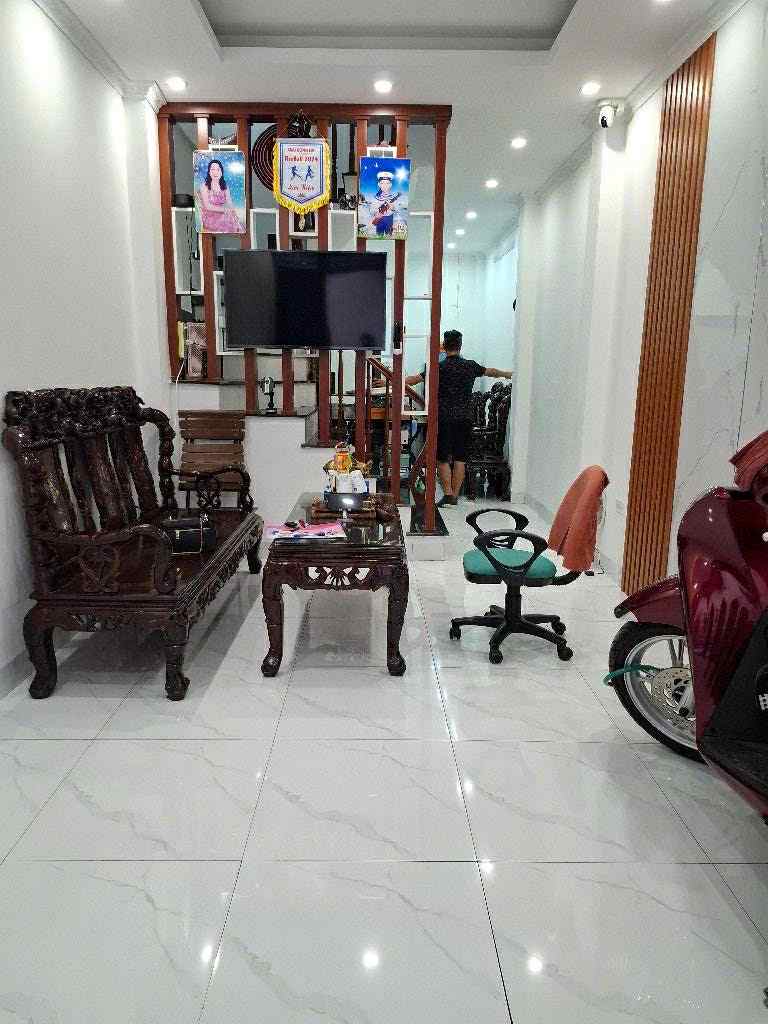 BÁN NHÀ MỚI XÂY, DƯƠNG NỘI 5 TẦNG 6.7 TỶ VỊ TRÍ THUẬN TIỆN