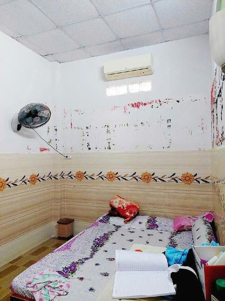 NHÀ ĐƯỜNG TRẦN XUÂN SOẠN SẴN 6 CĂN PHÒNG TRỌ 1TRỆT 1LẦU 6WC.GIÁP QUẬN 1,5,8 10P ĐI XE