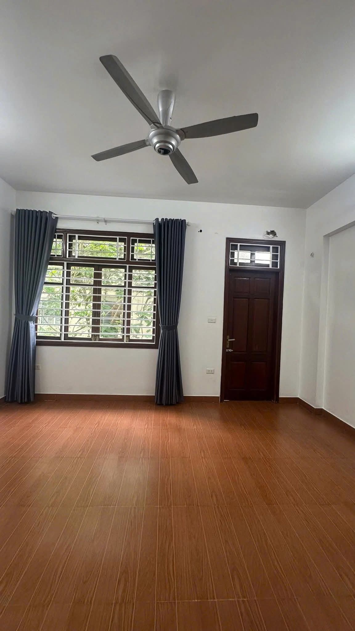 Bán nhà lô góc đẹp, Tả Thanh Oai