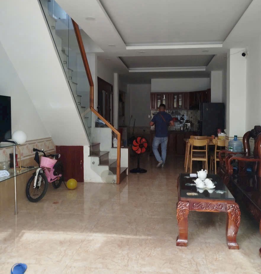 Nha 1 tr 1 lau ngay trung tam linh xuan, tp thu duc