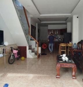 Nha 1 tr 1 lau ngay trung tam linh xuan, tp thu duc