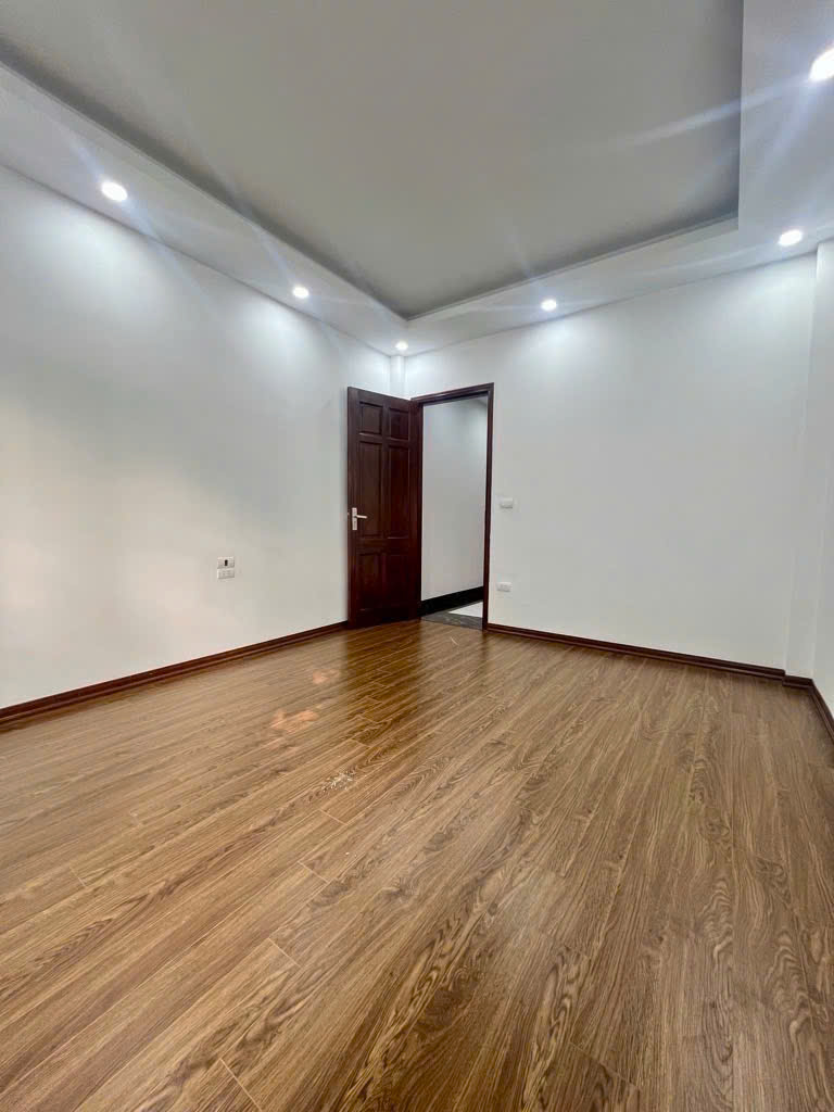 Bán nhà Thôn Thượng Thanh Oai 36m 5 tầng giá 4.399 tỷ