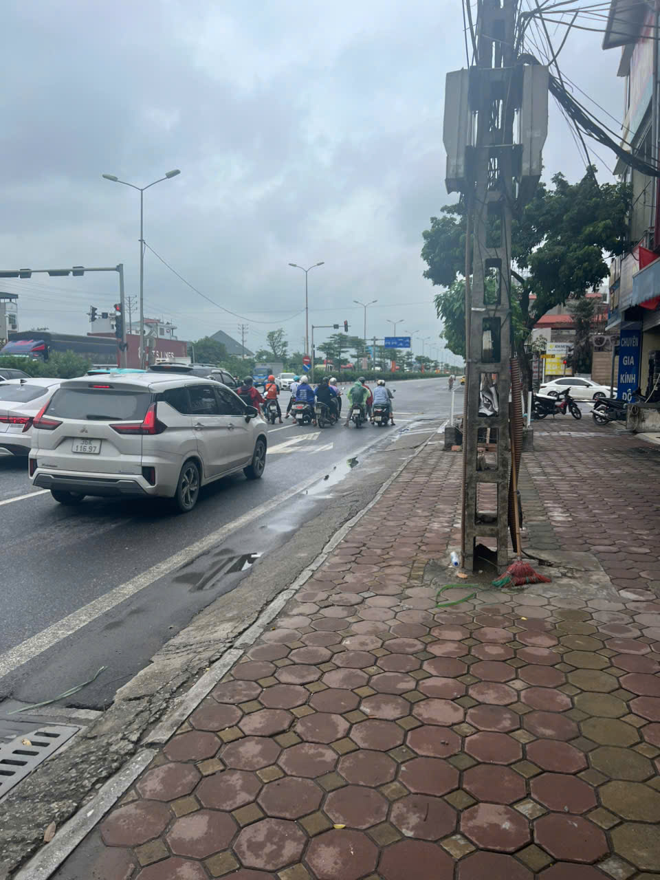 BÁN NHÀ MẶT ĐƯỜNG 5 – NGÃ TƯ SẦM UẤT GIA LÂM