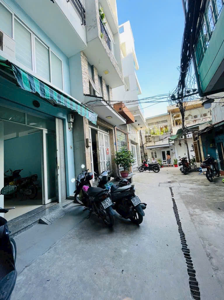 BÁN NHÀ NHỎ NHƯNG CÓ VÕ - CÒN XÓT LẠI , NHÀ 5 TẦNG - QUẬN 7
