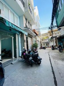 BÁN NHÀ NHỎ NHƯNG CÓ VÕ - CÒN XÓT LẠI , NHÀ 5 TẦNG - QUẬN 7