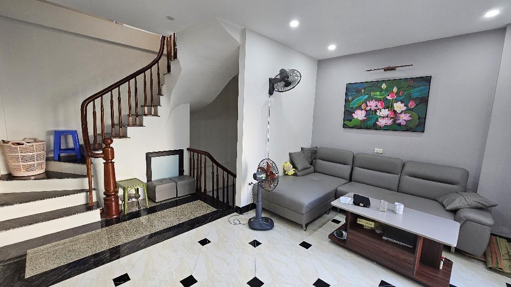 Căn nhà lý tưởng, vị trí trung tâm Mậu Lương, mặt tiền rộng, thoáng mát quanh năm, nhà đẹp thiết kế thông thoáng, bài trí hợp lý