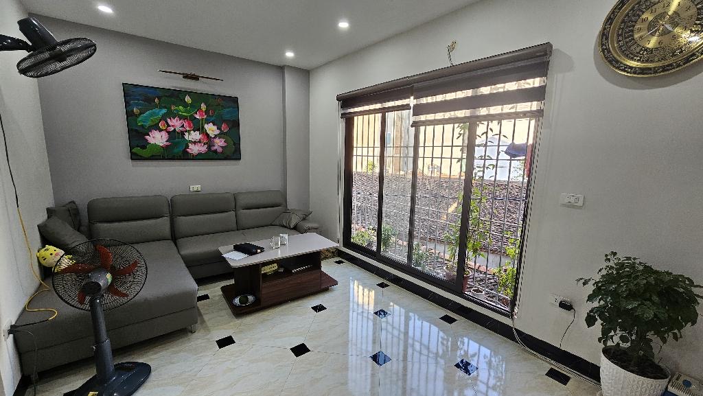 Căn nhà lý tưởng, vị trí trung tâm Mậu Lương, mặt tiền rộng, thoáng mát quanh năm, nhà đẹp thiết kế thông thoáng, bài trí hợp lý