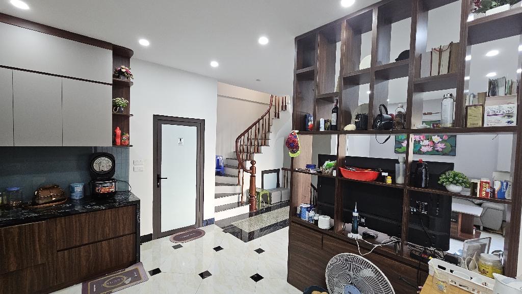 Căn nhà lý tưởng, vị trí trung tâm Mậu Lương, mặt tiền rộng, thoáng mát quanh năm, nhà đẹp thiết kế thông thoáng, bài trí hợp lý