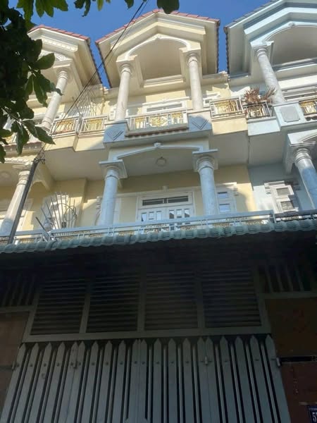 SIÊU PHẨM TRÊN ĐƯỜNG HUỲNH THỊ HAI, QUẬN 12