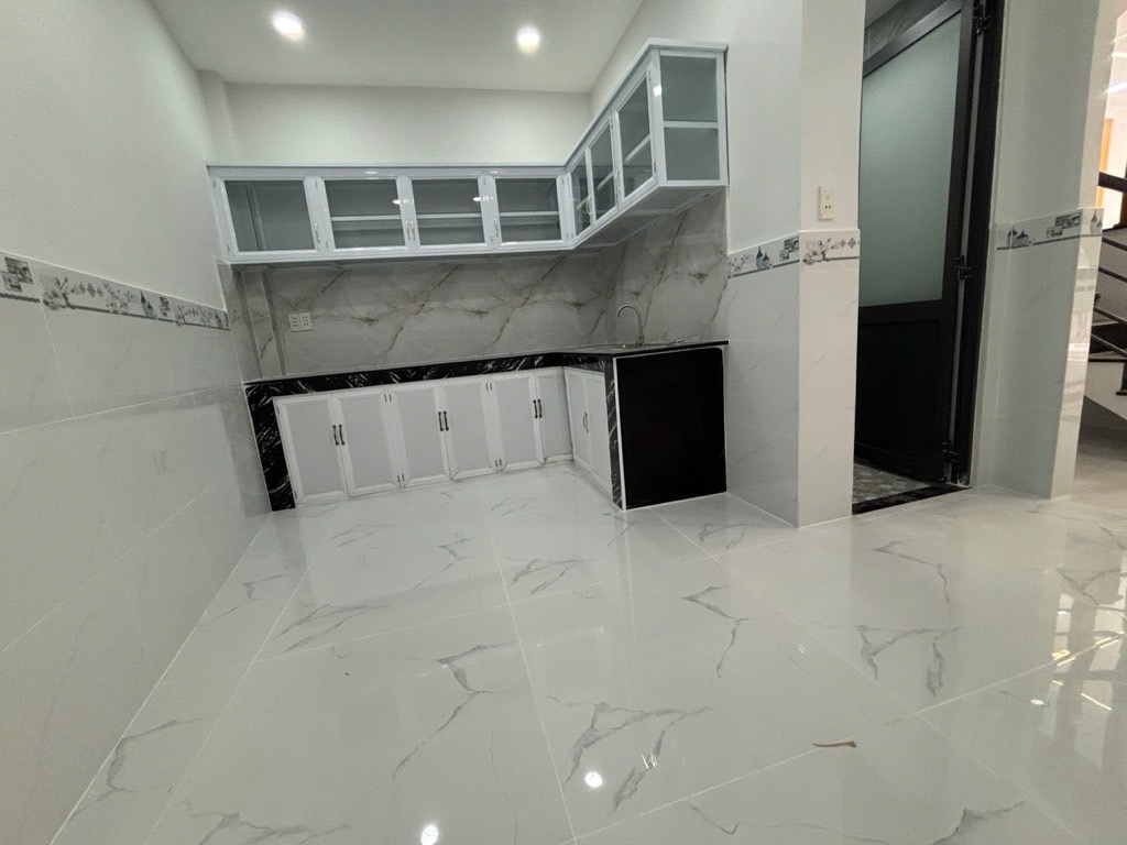 NHÀ HẺM XE HƠI DƯƠNG THỊ MƯỜI - 4x11m - 2 TẦNG - TRUNG TÂM TIỆN ÍCH DÂN TRÍ CAO - HƠN 3 ĐỒNG