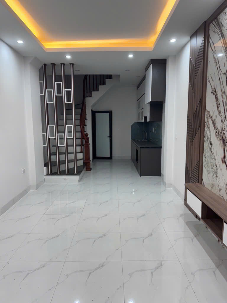Bán Nhà Di Trạch  - Nhà mới, 5 tầng , nở hậu , full nội thất , ba gác đua trước nhà
