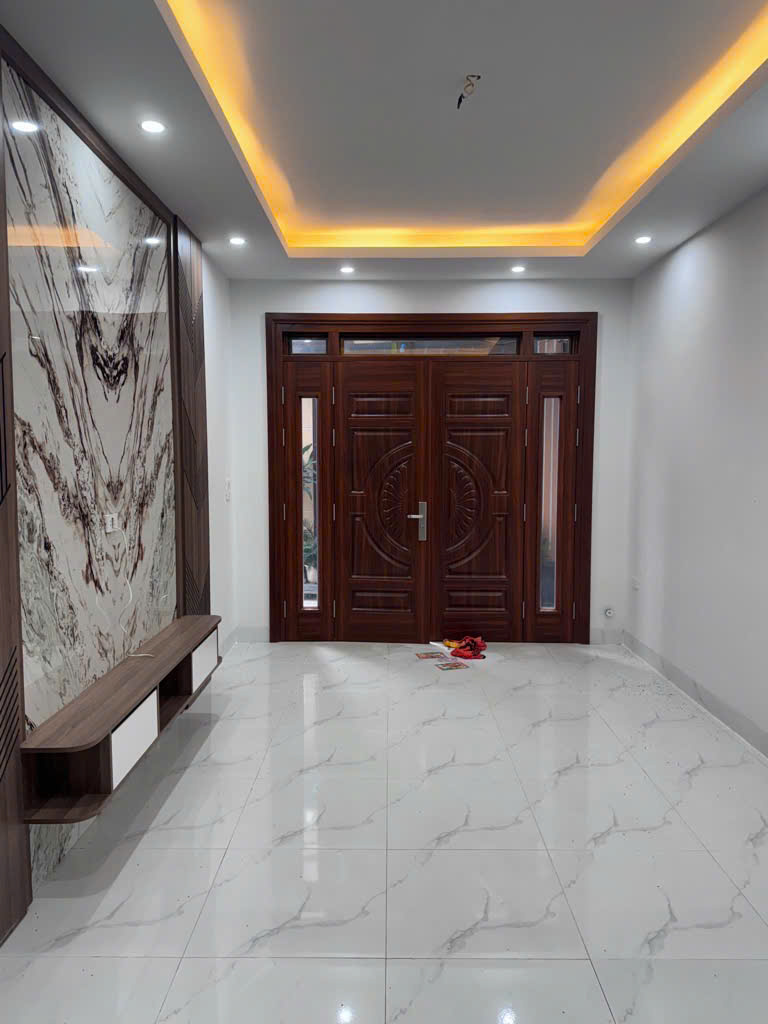 Bán Nhà Di Trạch  - Nhà mới, 5 tầng , nở hậu , full nội thất , ba gác đua trước nhà