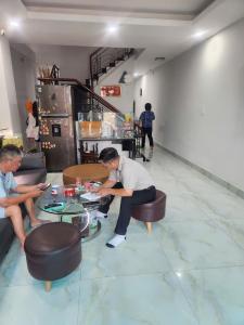 BÁN GẤP NHÀ HẺM NGUYỄN VĂN QUỲ XÂY DỰNG 3 LẦU ĐANG CÓ 4 PHÒNG CHO THUÊ VỚI 99M2 CHƯA TỚI 9 TỶ