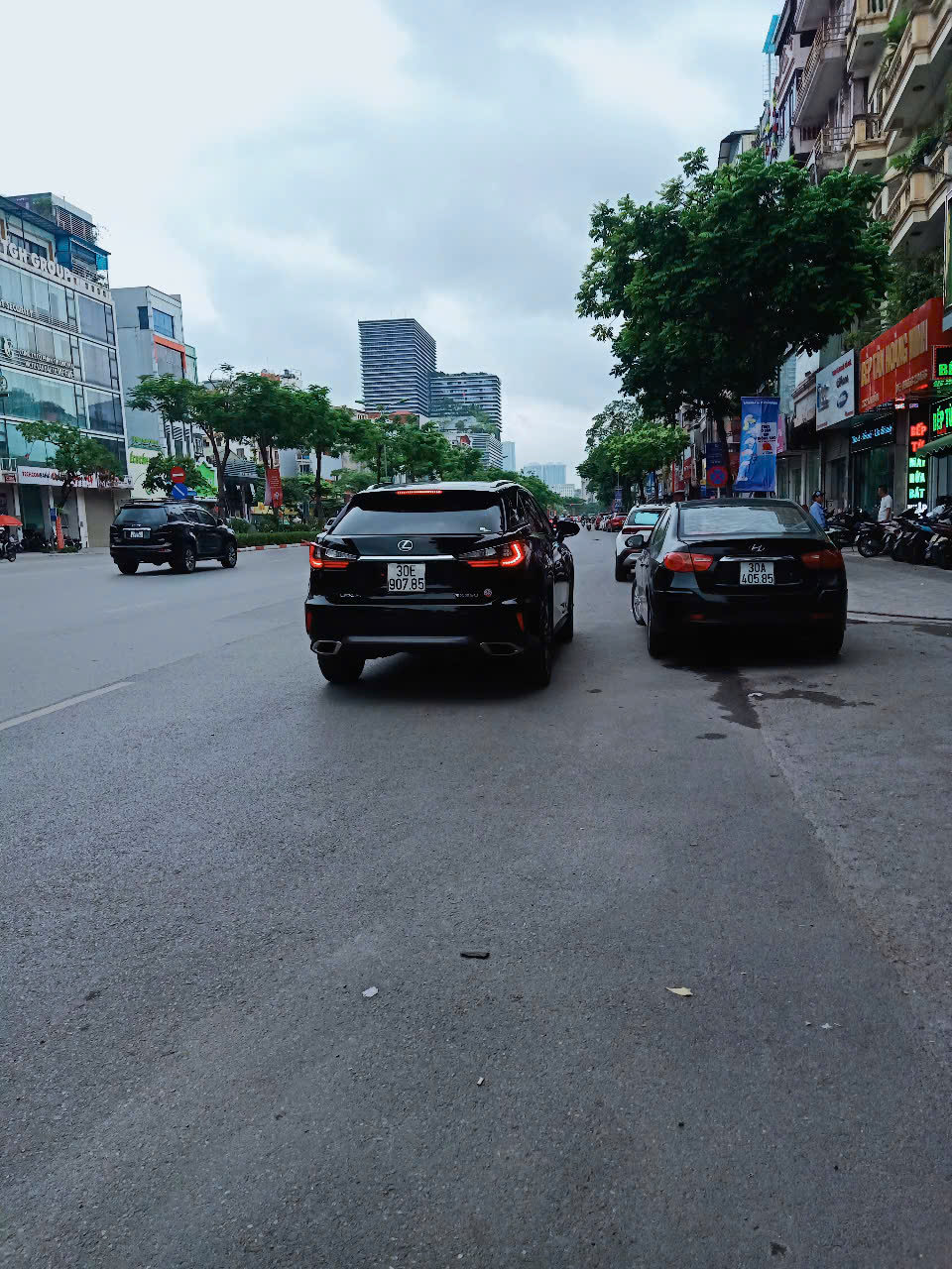 Nhà mặt phố Lê Trọng Tấn, 70 tỷ, 176m2, phố cực đẹp ô tô đỗ ngày đêm