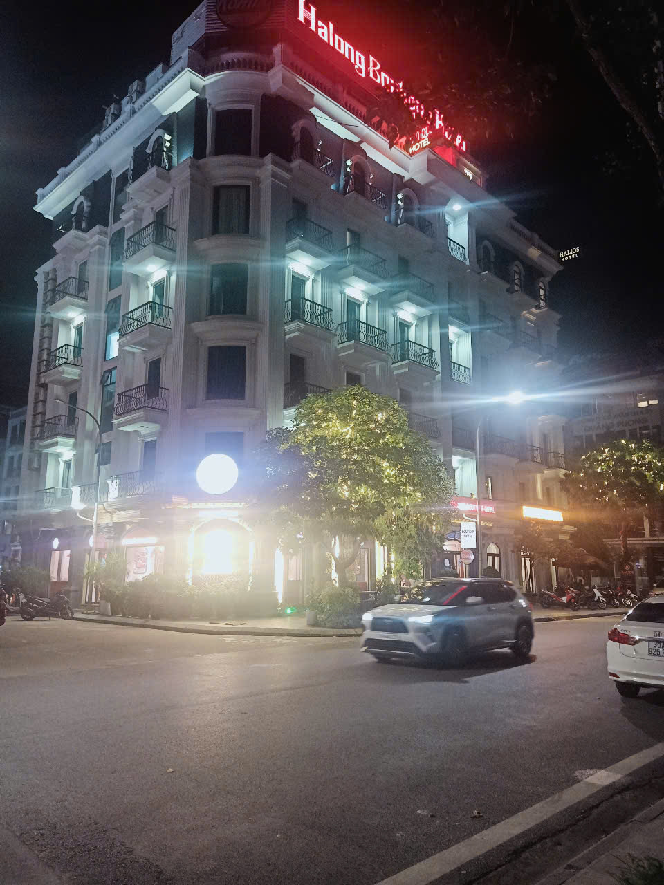 Nhà mặt phố Lê Trọng Tấn, 70 tỷ, 176m2, phố cực đẹp ô tô đỗ ngày đêm