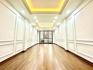 Bán Nhà Nguyễn Ngọc Nại 180m², 5 Tầng, Mặ Tiền 6m, Gía 70 Tỷ