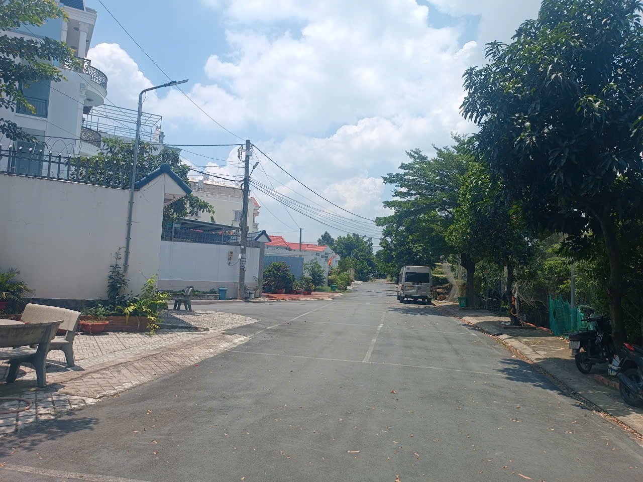 Bán nhà khu phân lô đồng bộ