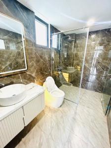 BÁN NHÀ PHÚC ĐỒNG - FULL NỘI THẤT -Ở NGAY 5 TẦNG X 30M X NHỈNH 5 TỶ