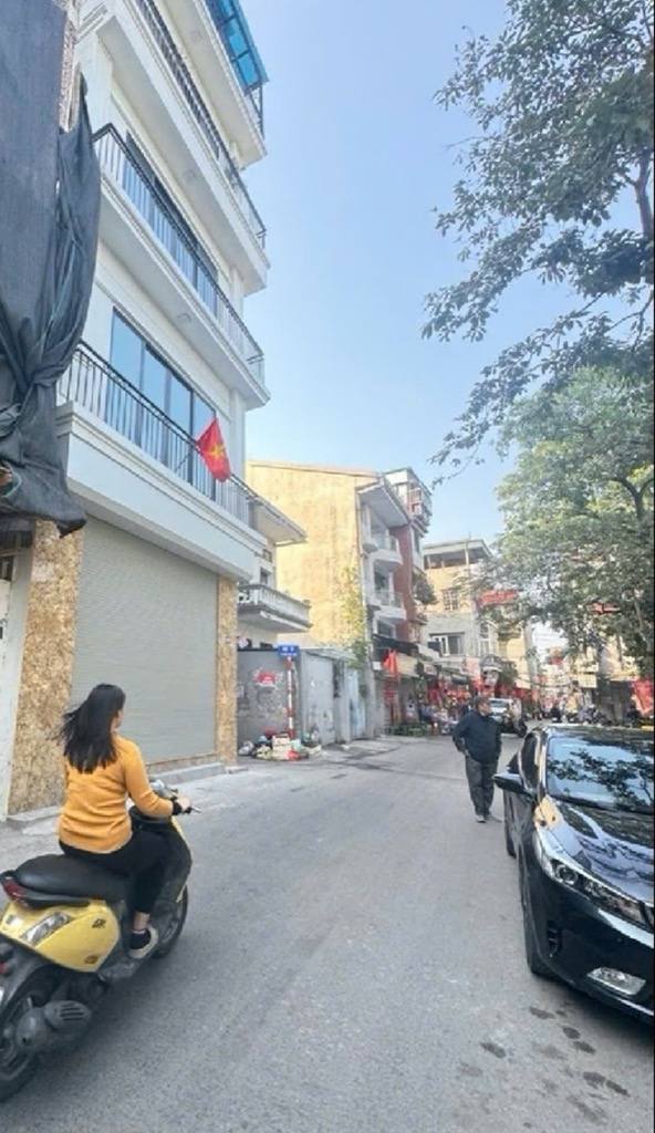 Bán nhà bồ đềlong biên