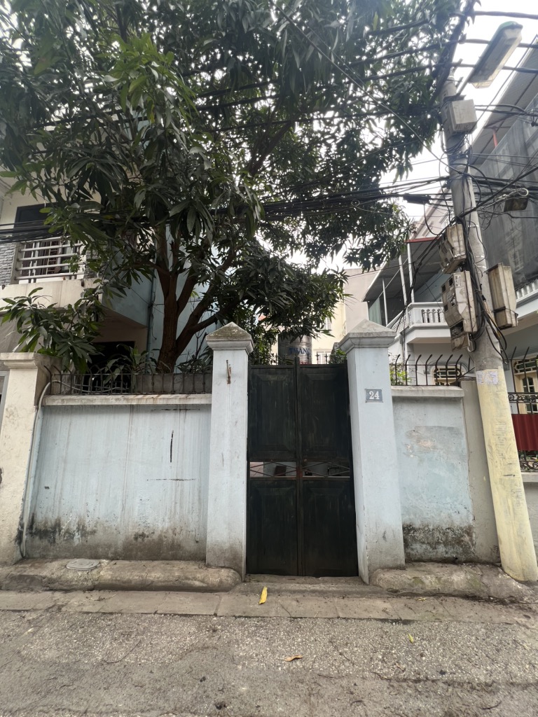 Đất đẹp còn sót lại tại phố Thạch Bàn.  Tiện ích đầy đủ.