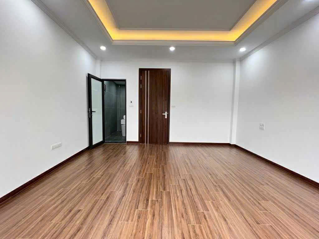 SIÊU PHẨM THANG MÁY Khương Đình- Thanh Xuân - nhỉnh 8 tỷ( CTL) 6T thang máy - xây mới ngõ đông, gần phố, thoáng trước sau vĩnh viễn.
