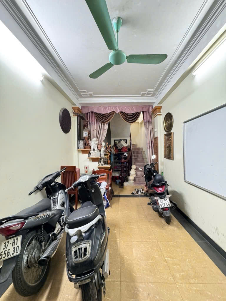 Nhà siêu rẻ Phố Trần Vỹ, Cầu Giấy, 4 tầng, giá bán hơn 8 tỷ