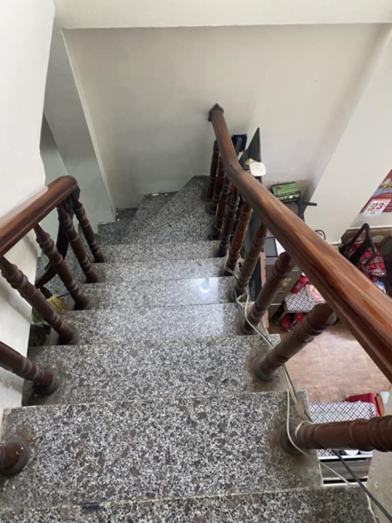 Cần bán nhà Phúc Tân, ngõ 3 gác, rộng rãi, có thể kinh doanh, cho thuê