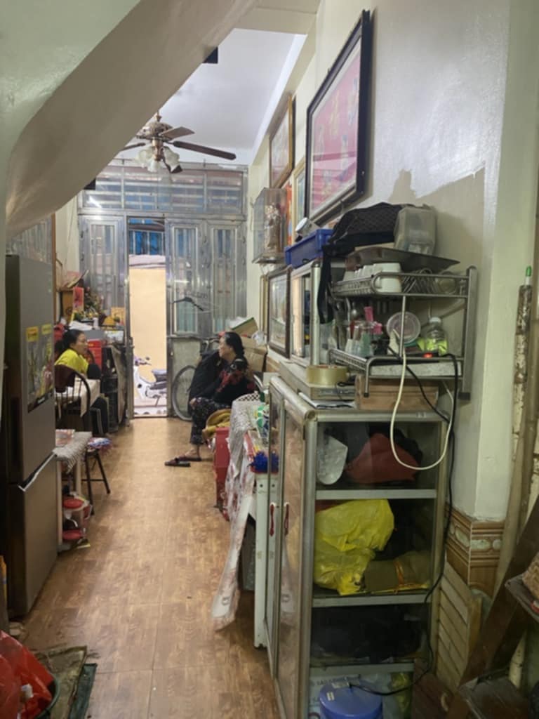 Cần bán nhà Phúc Tân, ngõ 3 gác, rộng rãi, có thể kinh doanh, cho thuê