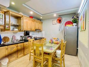 CON CHƠI CỜ BẠC VỠ NỢ CẦN TIỀN BÁN GẤP - NHÀ SIÊU ĐẸP TRUNG TÂM QUẬN CẦU GIẤY - TẶNG FULL NỘI THẤT - SỔ ĐỎ CHÍNH CHỦ-20M RA Ô TÔ