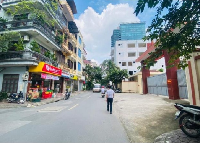 CÓ CĂN NHÀ XINH - NGAY GA TÀU ĐIỆN - GẦN Ô TÔ - VÀI BƯỚC RA TRUNG TÂM VĂN QUÁN