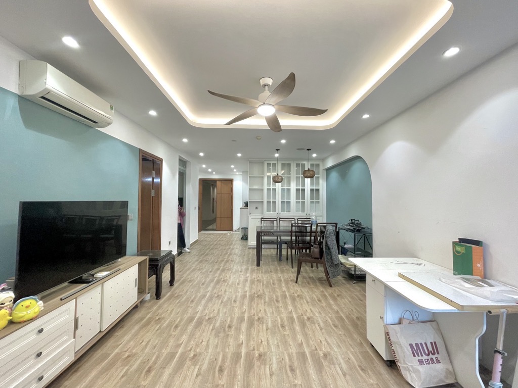CÓ CĂN NHÀ XINH - NGAY GA TÀU ĐIỆN - GẦN Ô TÔ - VÀI BƯỚC RA TRUNG TÂM VĂN QUÁN