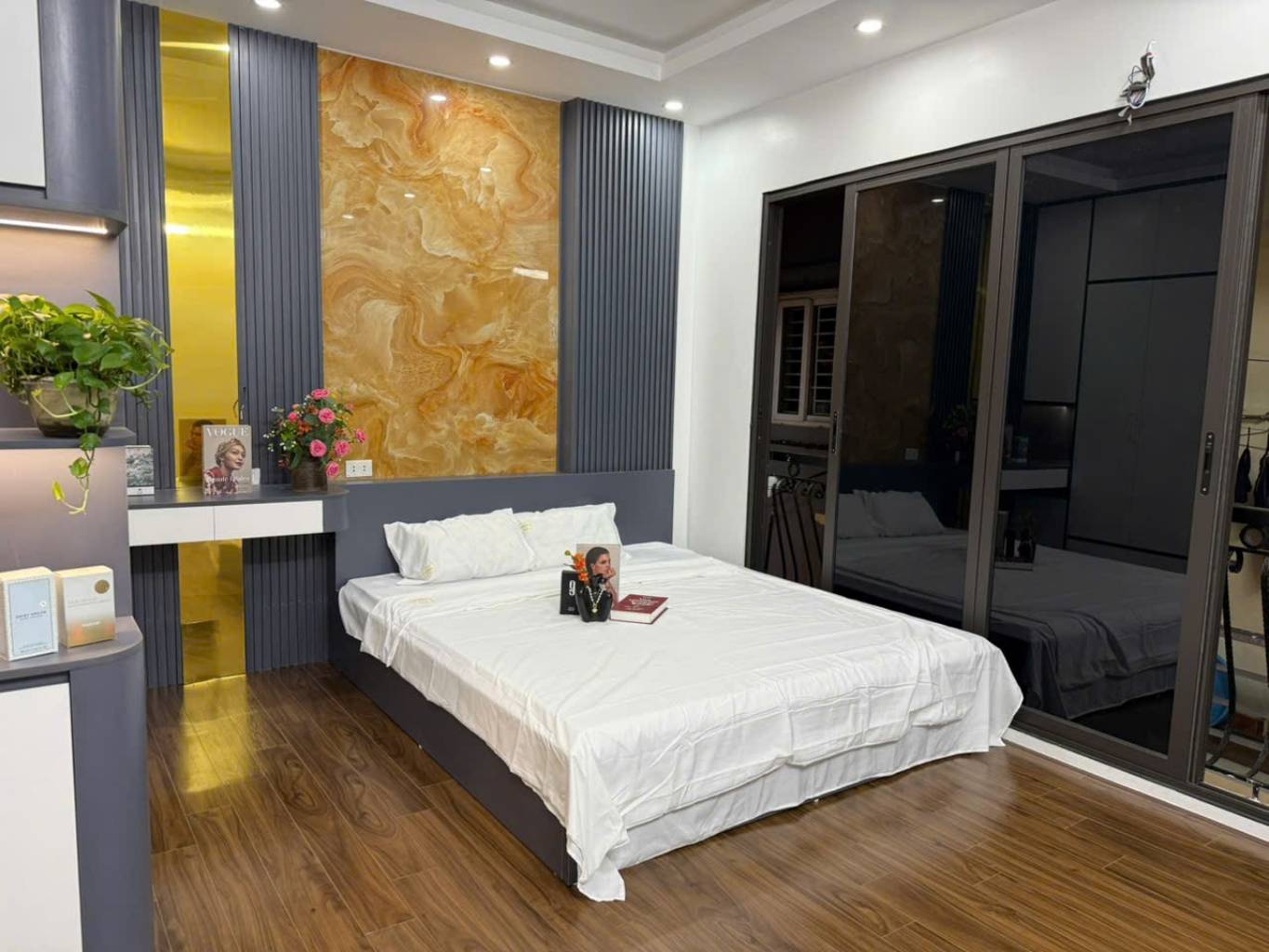VĂN QUÁN - NHÀ MỚI ĐẸP - FULL NỘI THẤT - DÂN TRÍ CAO