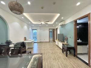 CÓ CĂN NHÀ XINH - NGAY GA TÀU ĐIỆN - GẦN Ô TÔ - VÀI BƯỚC RA TRUNG TÂM VĂN QUÁN