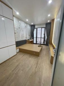 ĐƯỜNG CẦU GIẤY 32M 5 TẦNG 7 TỶ 450 OTO TRÁNH CÁCH NHÀ 5M NHÀ ĐẸP Ở NGAY
