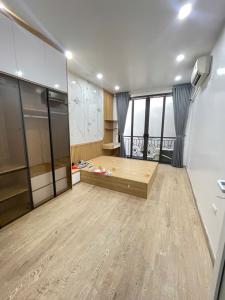 ĐƯỜNG CẦU GIẤY 32M 5 TẦNG 7 TỶ 450 OTO TRÁNH CÁCH NHÀ 5M NHÀ ĐẸP Ở NGAY