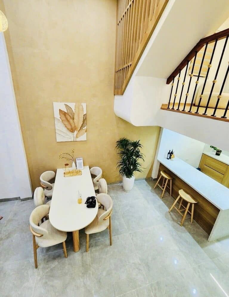 Cự Khối Long Biên-Nhà Mới xây 40m  Ô TÔ TRÁNH, VỈA HÈ, KINH DOANH