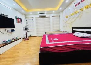 Bán nhà phố Yên Lạc quận Hai Bà Trưng rộng thông nhà tuyệt đẹp ô tô đỗ cửa sổ vuông ở sướng