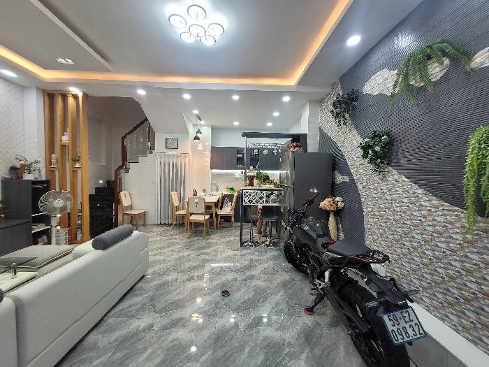 Bán nhà Trường Chinh, 45m2 (5.6x8)m, giá đã giảm sâu 8.9 tỷ