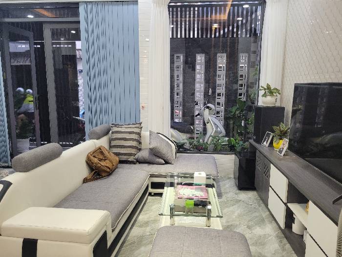 Bán nhà Trường Chinh, 45m2 (5.6x8)m, giá đã giảm sâu 8.9 tỷ