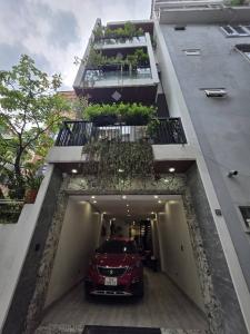 Bán nhà mới Nguyễn Văn Cừ, thang máy, cho thuê văn phòng, 23 tỷ (ctl)