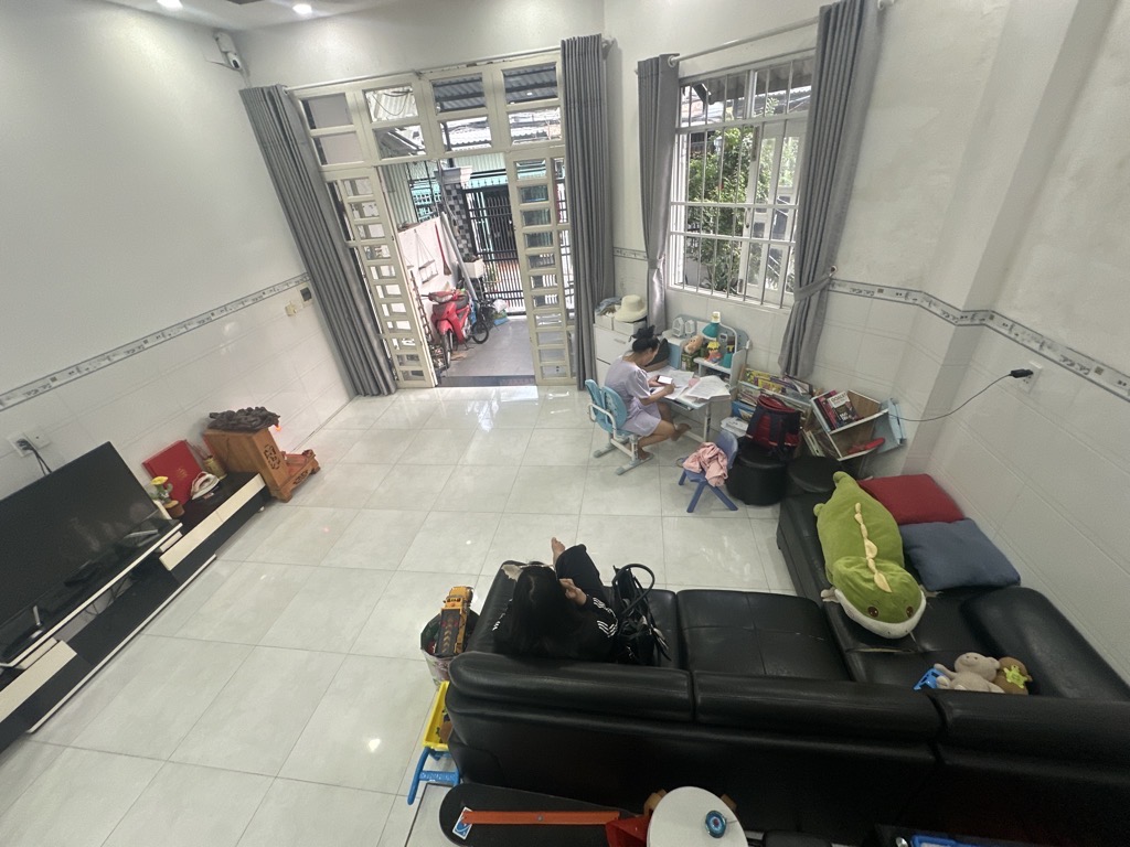 Bán nhà -hẻm xe hơi - 6tỷ