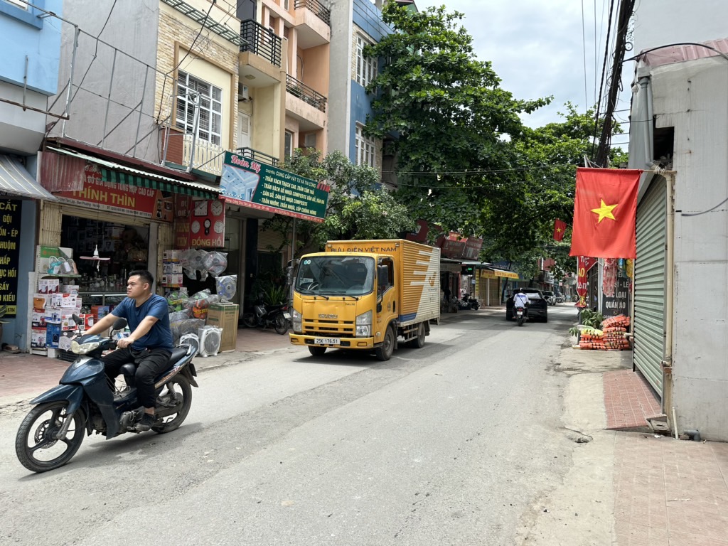 Nhà đẹp Tân Lập Ô TÔ ĐỖ CỔNG, ĐÃ SETUP NỘI THẤT CƠ BẢN VỀ Ở LUÔN.Vị trí đẹp, ô tô đỗ cổng 50m ra mặt phố 422 xe bus, mấy trăm m ra ngã tư Trôi, 2km ra ĐH CN Hà Nội,