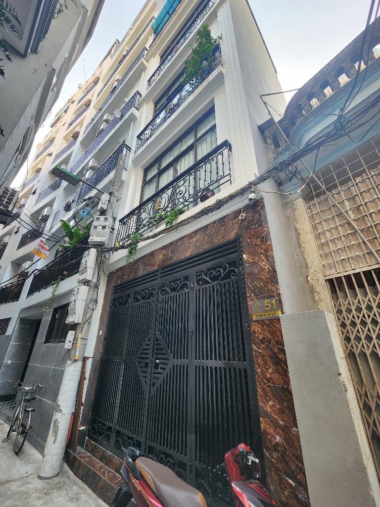 Nhà đẹp Hồ Tùng Mậu 30m2 x 6 tầng đẹp lung linh, hàng xóm với  Golmark City.