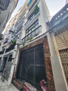 Nhà đẹp Hồ Tùng Mậu 30m2 x 6 tầng đẹp lung linh, hàng xóm với Golmark City.